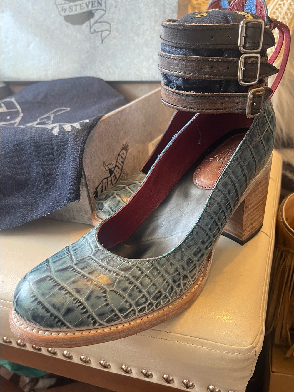 Freebird LIKE NEW/RETIRED Randi Limited-Edition in Turquoise Croco MSRP$245 - Picture 9 of 10